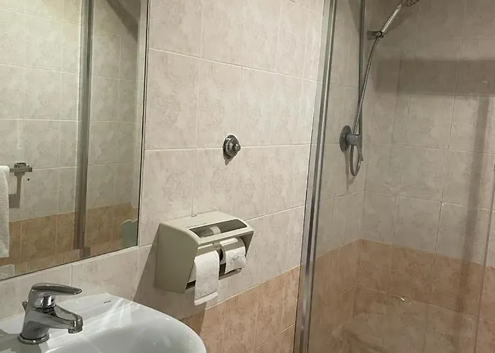 Renting 4* Rom
